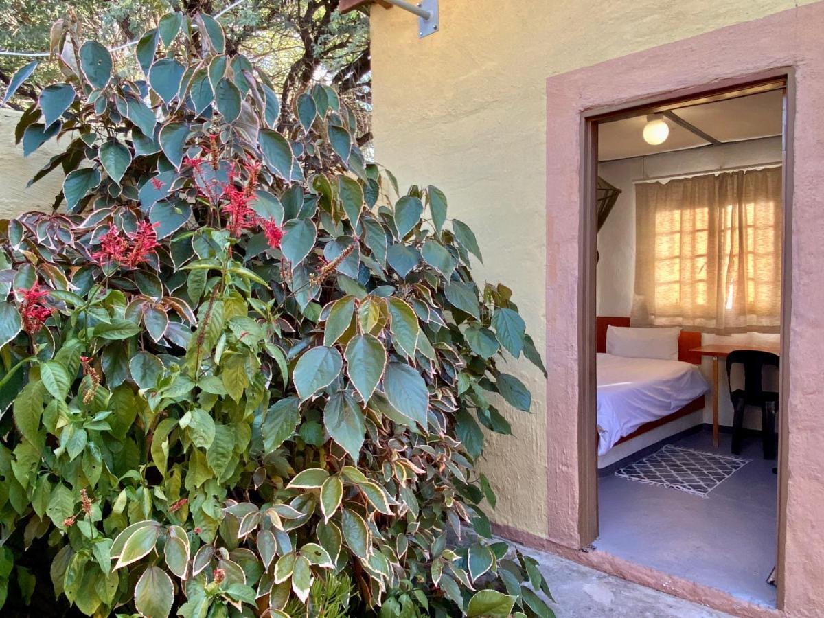 Divundu Guest House Exterior photo