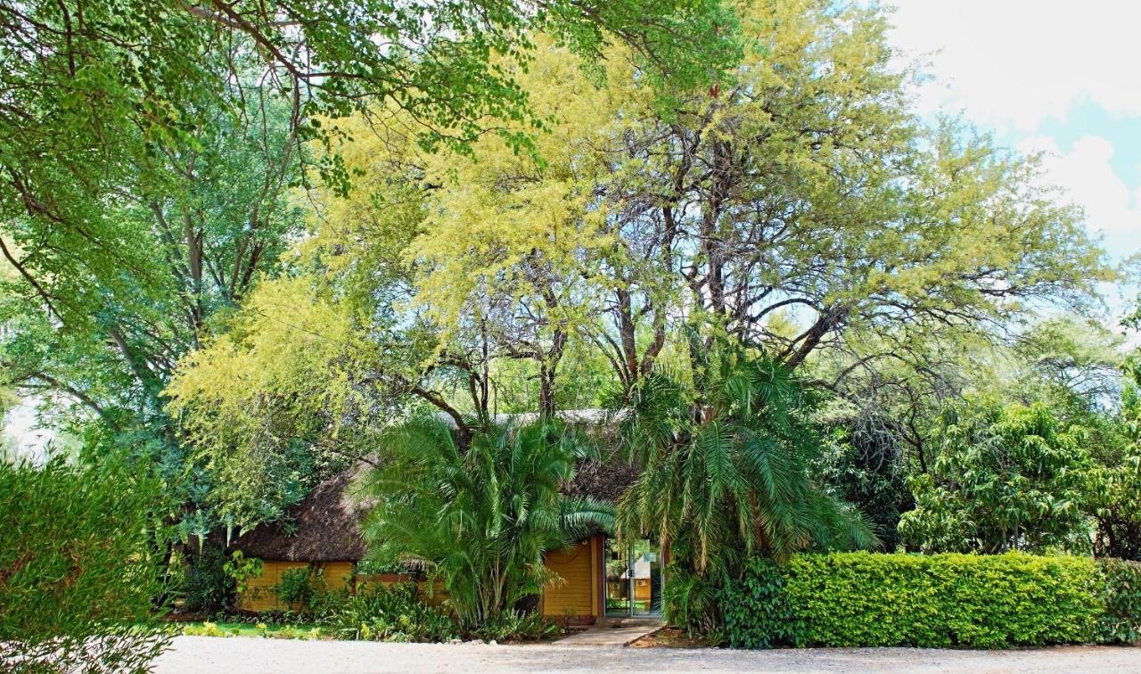 Divundu Guest House Exterior photo
